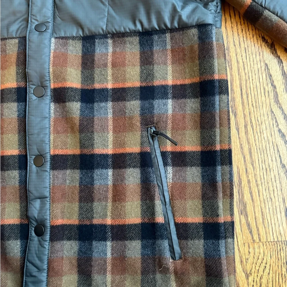 Smartwool Anchorline Gray and Brown Plaid Puffer Jacket - Picture 9 of 11